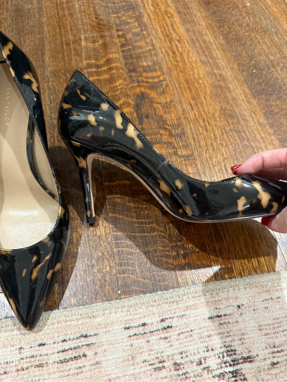 Ann Taylor Black and Tan Tortoiseshell Patent Leather Pointed Pumps